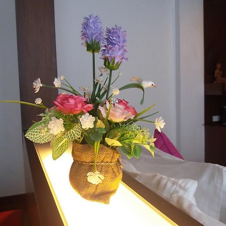 Nicha Suite Hua Hin Hotel Exterior foto