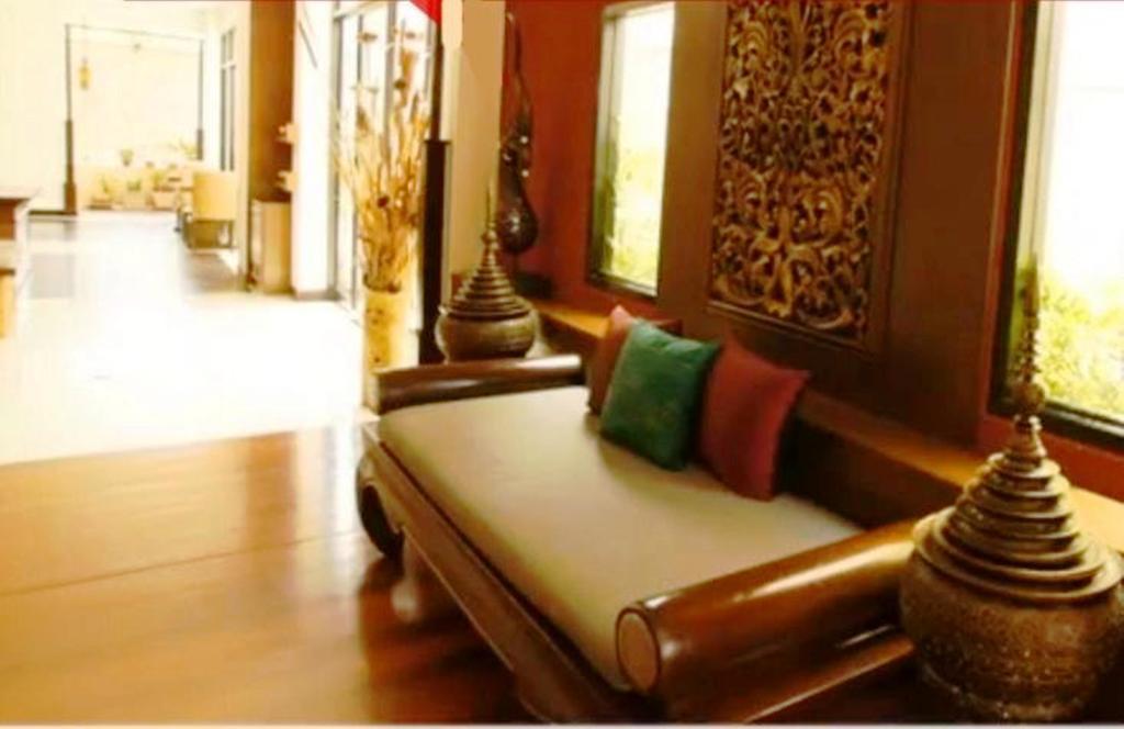 Nicha Suite Hua Hin Hotel Exterior foto